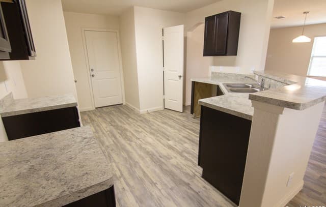 8311  Big Creek, San Antonio, TX 78242 — photo 2