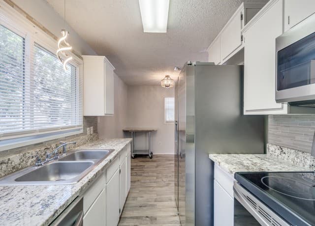 1351  Spitz Kegel View Dr, Canyon Lake, TX 78133 — photo 12