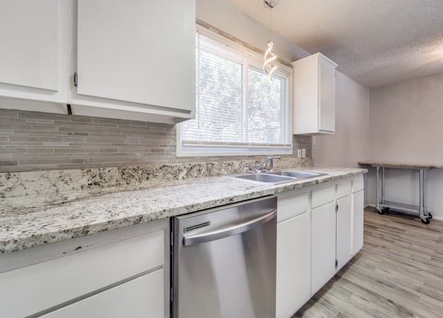 1351  Spitz Kegel View Dr, Canyon Lake, TX 78133 — photo 13