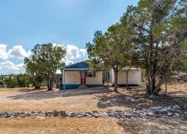 1351  Spitz Kegel View Dr, Canyon Lake, TX 78133 — photo 2