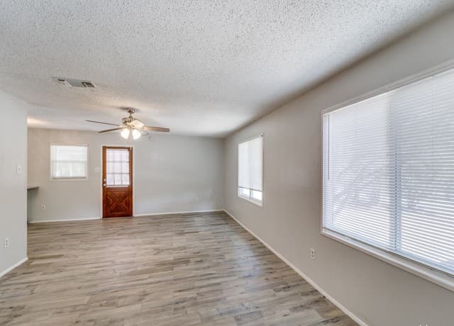 1351  Spitz Kegel View Dr, Canyon Lake, TX 78133 — photo 8
