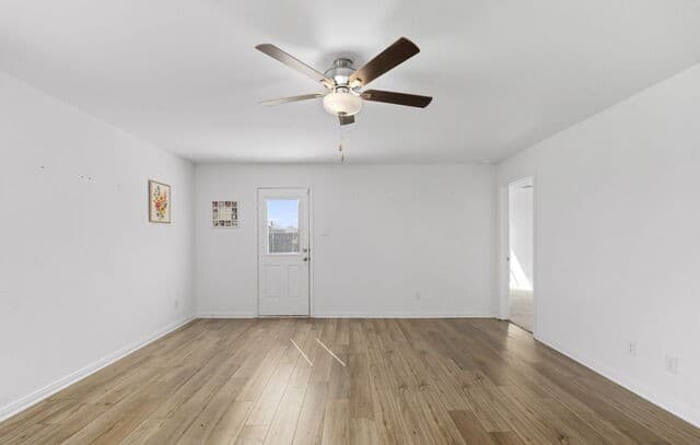 12024  Luckey Villa, San Antonio, TX 78252 — photo 11