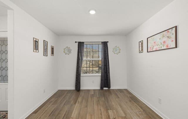 12024  Luckey Villa, San Antonio, TX 78252 — photo 4
