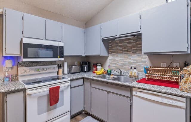 9140  Timber Path Unit UNIT 2502, San Antonio, TX 78250 — photo 10