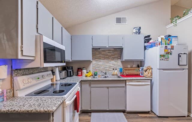 9140  Timber Path Unit UNIT 2502, San Antonio, TX 78250 — photo 11