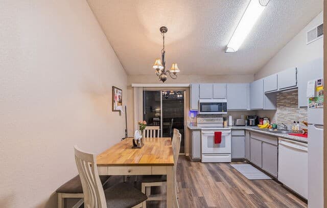 9140  Timber Path Unit UNIT 2502, San Antonio, TX 78250 — photo 8