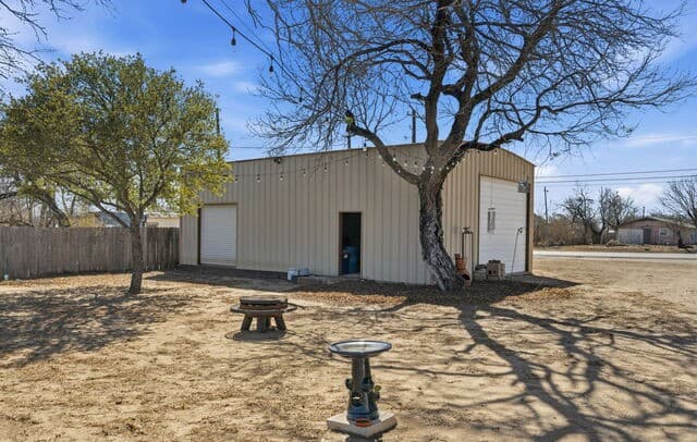708  Mesquite, Jourdanton, TX 78026 — photo 17