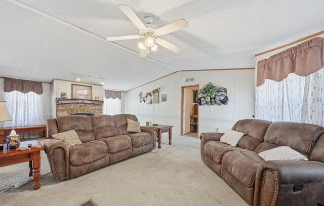 708  Mesquite, Jourdanton, TX 78026 — photo 9