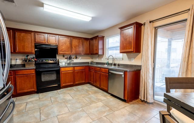 6119  Spotters Ridge, San Antonio, TX 78233 — photo 6