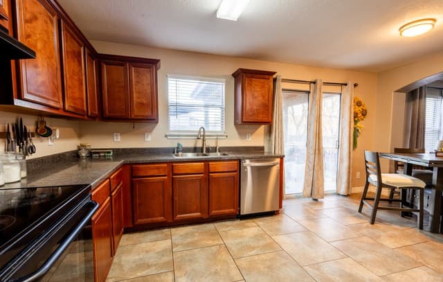 6119  Spotters Ridge, San Antonio, TX 78233 — photo 7