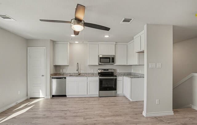 310  W Evergreen St #107, San Antonio, TX 78212 — photo 10