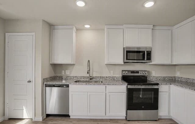 310  W Evergreen St #107, San Antonio, TX 78212 — photo 11