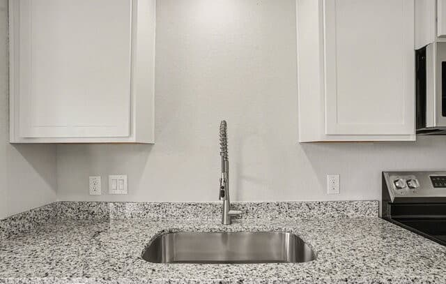 310  W Evergreen St #107, San Antonio, TX 78212 — photo 14