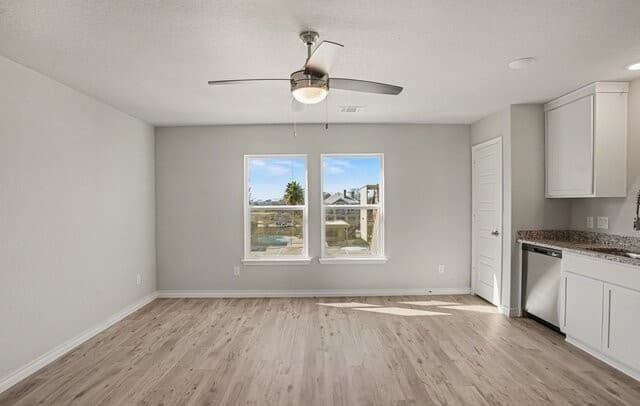 310  W Evergreen St #107, San Antonio, TX 78212 — photo 7