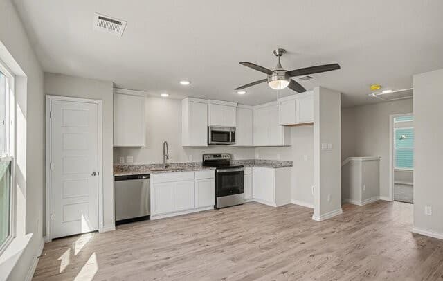 310  W Evergreen St #107, San Antonio, TX 78212 — photo 9