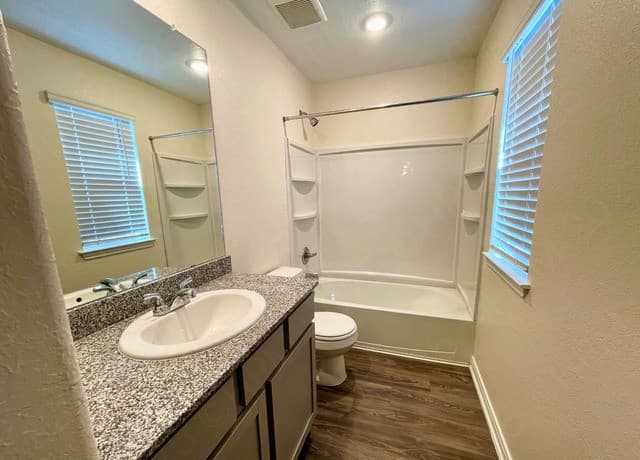 8563  Redhawk Loop, San Antonio, TX 78222 — photo 12