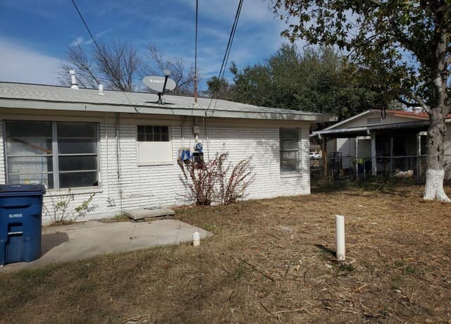 1742  Kendalia Ave, San Antonio, TX 78224 — photo 10