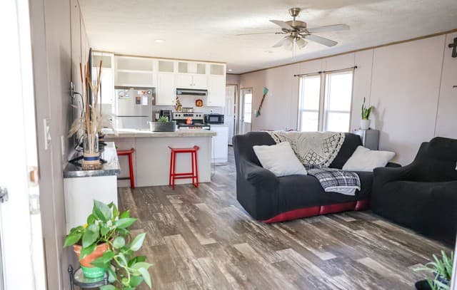 35 S Ala Blanca, Lytle, TX 78052 — photo 4
