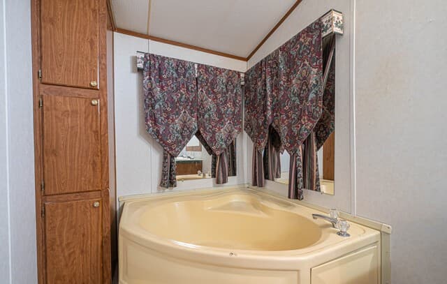 455  Old Castroville, Bandera, TX 78003 — photo 19