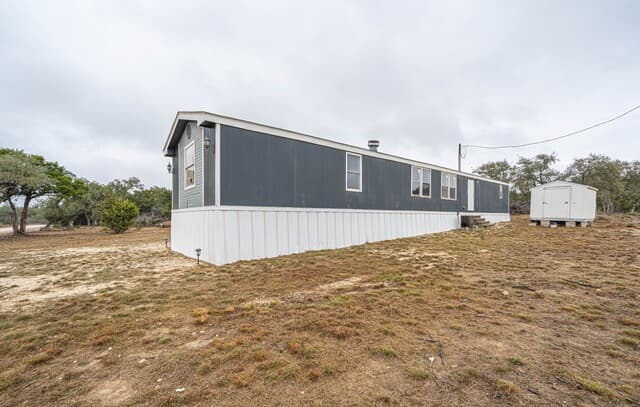 455  Old Castroville, Bandera, TX 78003 — photo 2