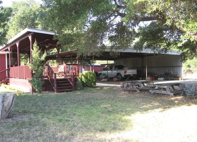 580  Cr 663, Devine, TX 78016 — photo 2