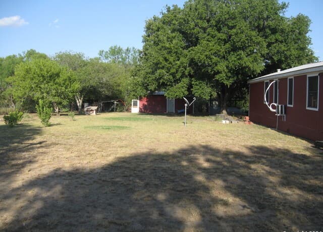 580  Cr 663, Devine, TX 78016 — photo 4