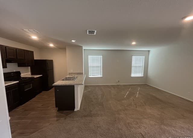 4226  Toledo Mist, San Antonio, TX 78222 — photo 5