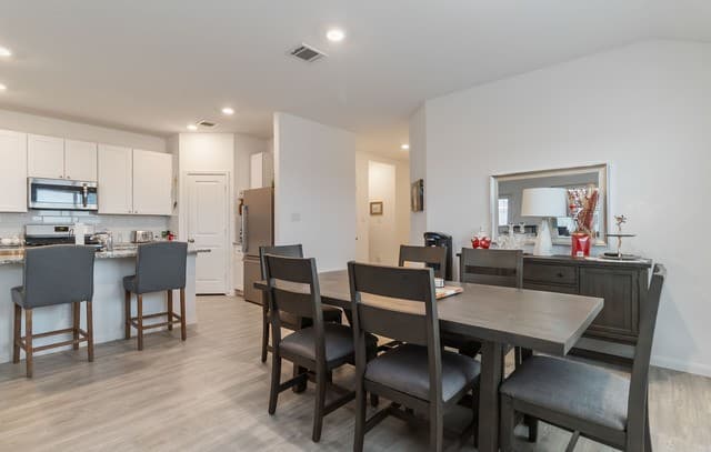 6731  Beehive, San Antonio, TX 78252 — photo 12