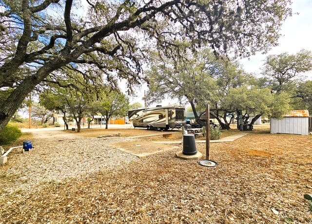 605  Lakeshore Ln, Bandera, TX 78003 — photo 16