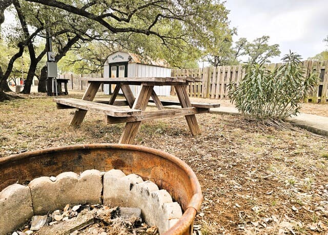 605  Lakeshore Ln, Bandera, TX 78003 — photo 17