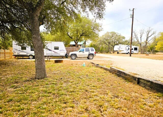 605  Lakeshore Ln, Bandera, TX 78003 — photo 21