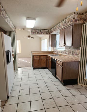 11427  Long Trail, San Antonio, TX 78245 — photo 12