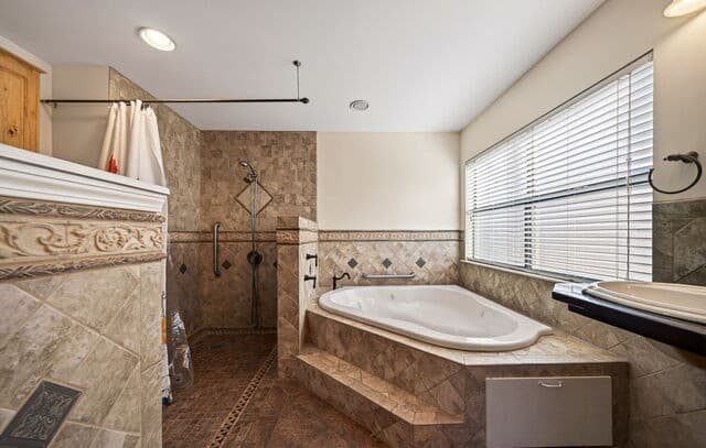 3311  Green Spg Dr, San Antonio, TX 78247 — photo 25