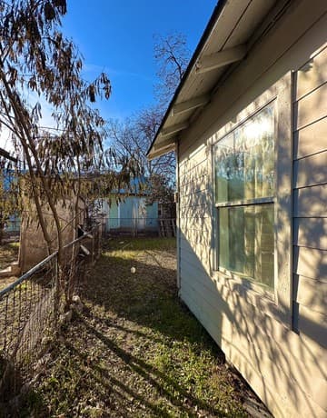 711 S Trinity St, San Antonio, TX 78207 — photo 9
