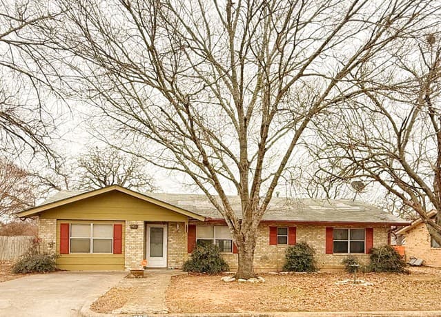 607 N Bowie