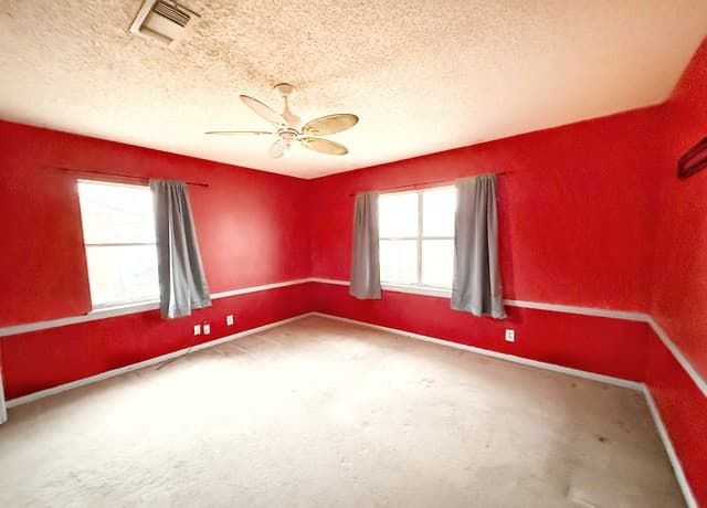 607 N Bowie, Fredericksburg, TX 78624 — photo 11