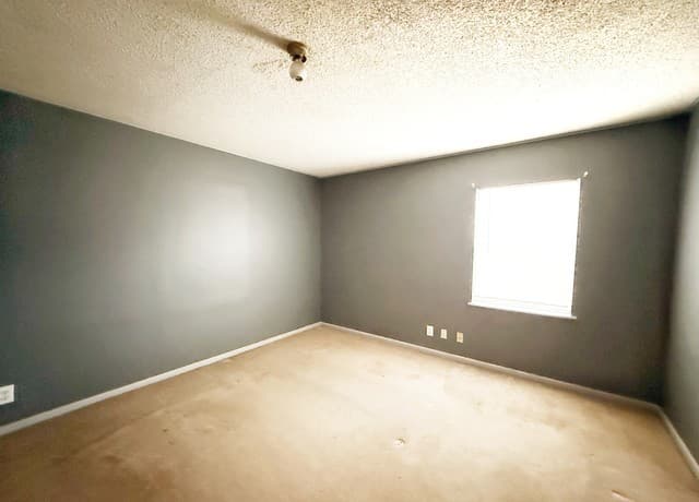 607 N Bowie, Fredericksburg, TX 78624 — photo 13