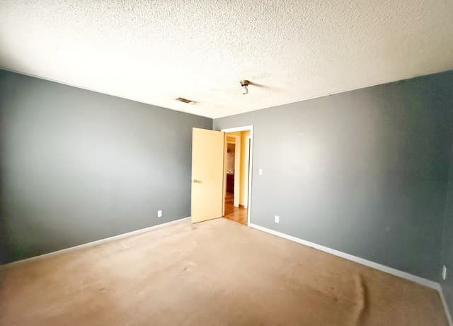 607 N Bowie, Fredericksburg, TX 78624 — photo 14