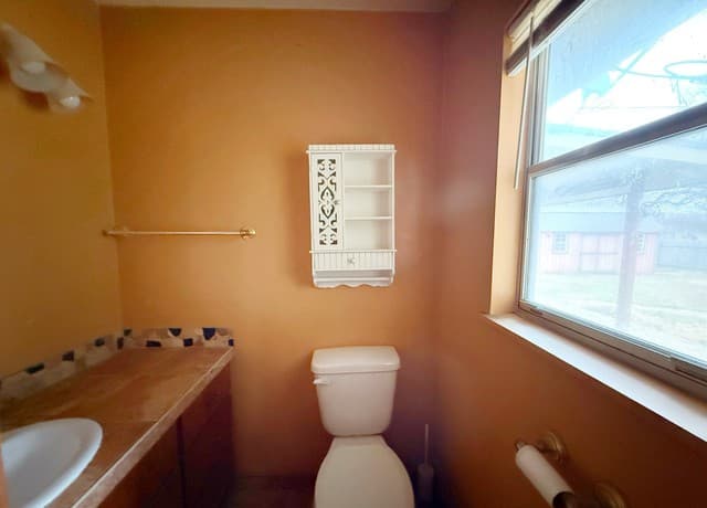 607 N Bowie, Fredericksburg, TX 78624 — photo 15