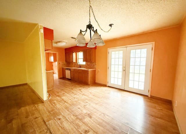 607 N Bowie, Fredericksburg, TX 78624 — photo 24