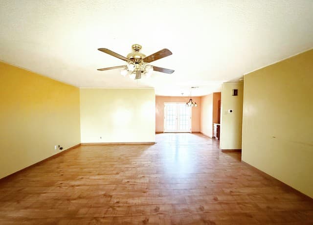 607 N Bowie, Fredericksburg, TX 78624 — photo 7