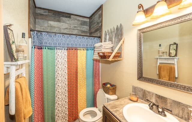 1079  County Road 357, Utopia, TX 78884 — photo 10