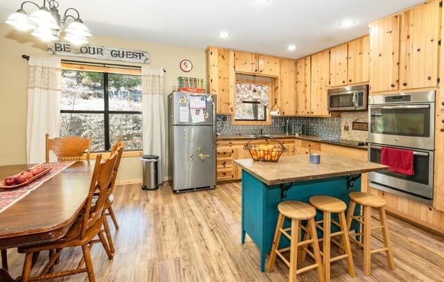 1079  County Road 357, Utopia, TX 78884 — photo 11