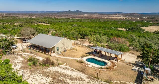 1079  County Road 357, Utopia, TX 78884 — photo 2