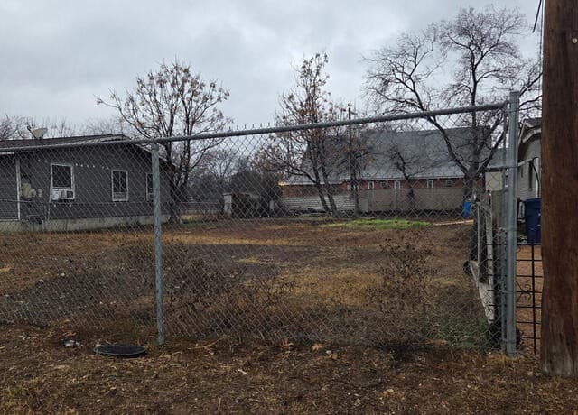 351  Sterling, San Antonio, TX 78220 — photo 3