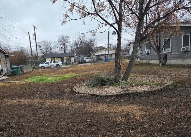 351  Sterling, San Antonio, TX 78220 — photo 5
