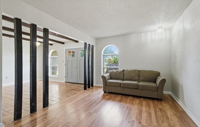 1407 Hospital Blvd, Floresville, TX 78114 — photo 11