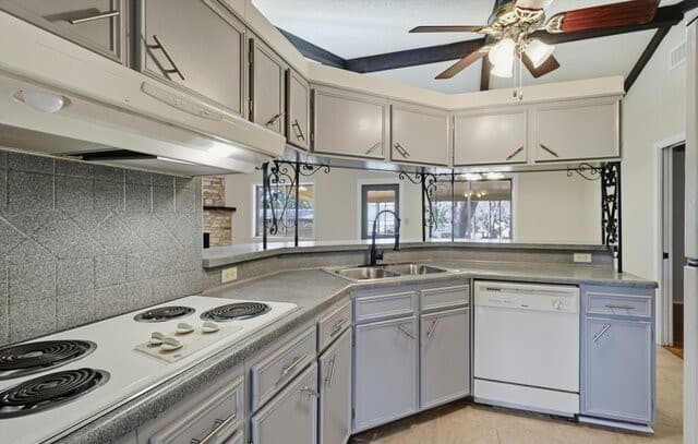 1407 Hospital Blvd, Floresville, TX 78114 — photo 16