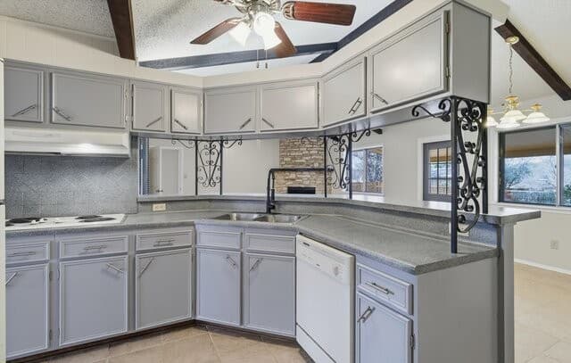 1407 Hospital Blvd, Floresville, TX 78114 — photo 17