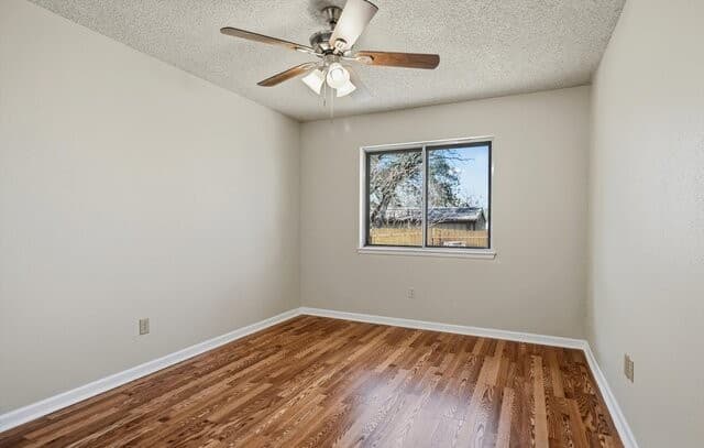1407 Hospital Blvd, Floresville, TX 78114 — photo 23